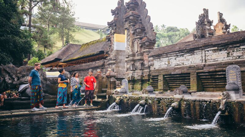 Menjelajahi Keajaiban Alam Indonesia: Dari Gunung Berapi hingga Air Terjun